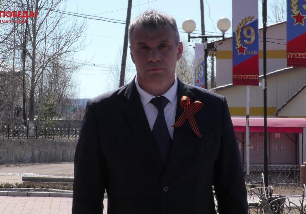 В Якутии проигравший выборы глава поселка сдал партбилет "Единой России"