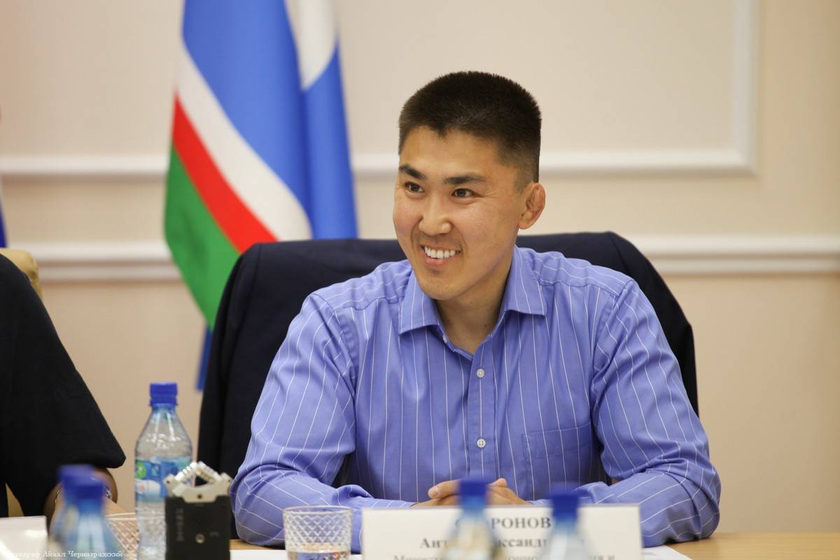 Приглашенный из-за границы министр Якутии уличен в связях с иностранным государством