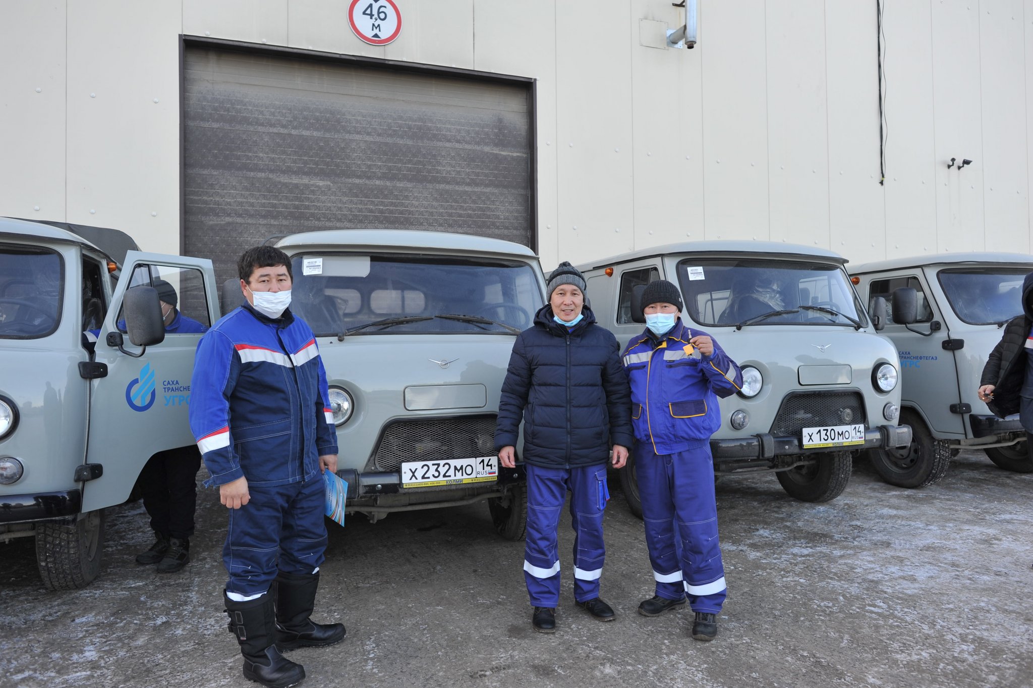 Автопарк «Сахатранснефтегаза» пополнился на 12 автомобилей УАЗ