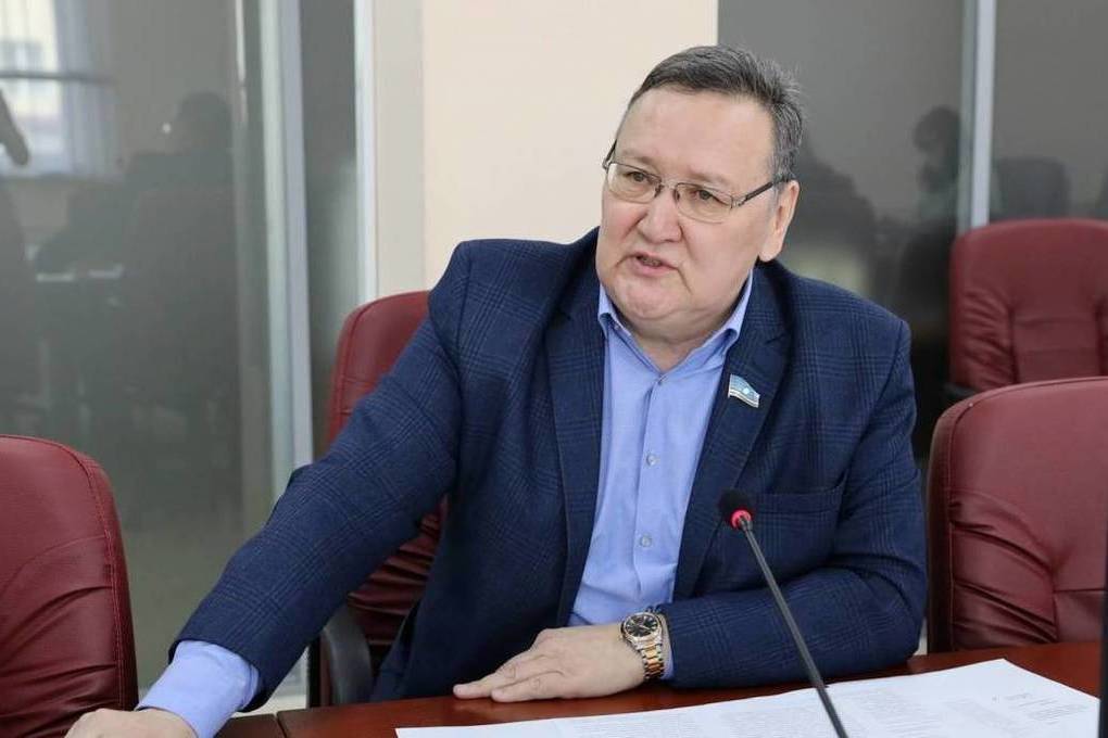 «Единой России» нужны не функционеры, а новые лица» - секретарь Якутского городского отделения партии