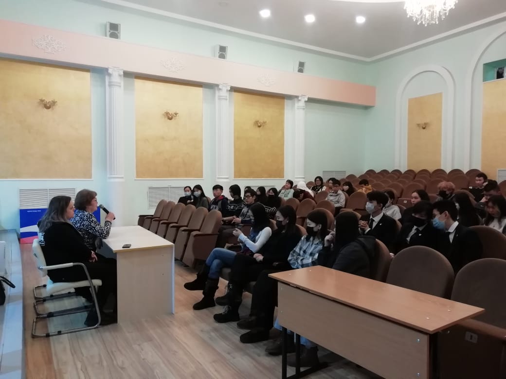 ЖДЯ и ДВГУПС провели профориентационные встречи со школьниками