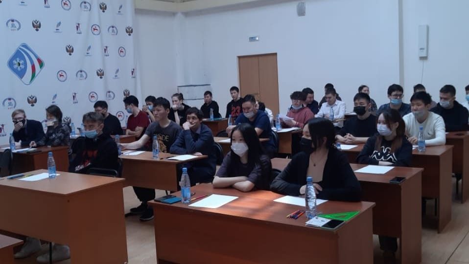 34 школьника из Якутии приняли участие в олимпиаде на целевые места ЖДЯ в Дальневосточном государственном университете