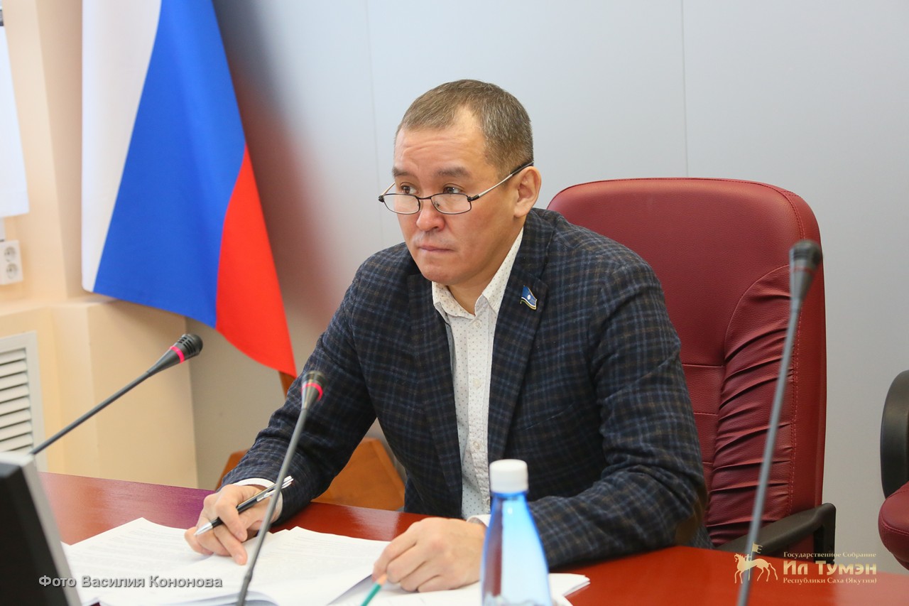 Депутата-буяна в Якутии ликвидируют по всем фронтам