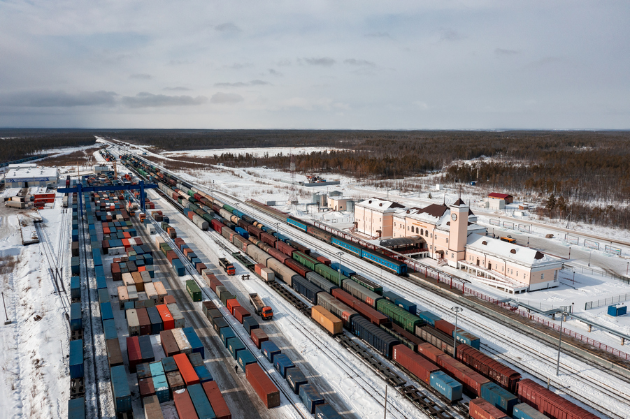 За 4 месяца 2022 года по инфраструктуре АО «АК «ЖДЯ» перевезено 2,9 млн тонн грузов