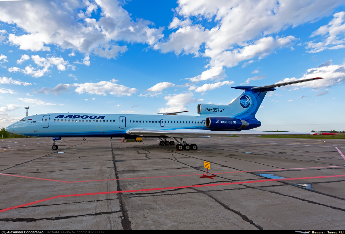 Авиакомпания АЛРОСА доставила помощь добровольцев из Якутска в Мирный