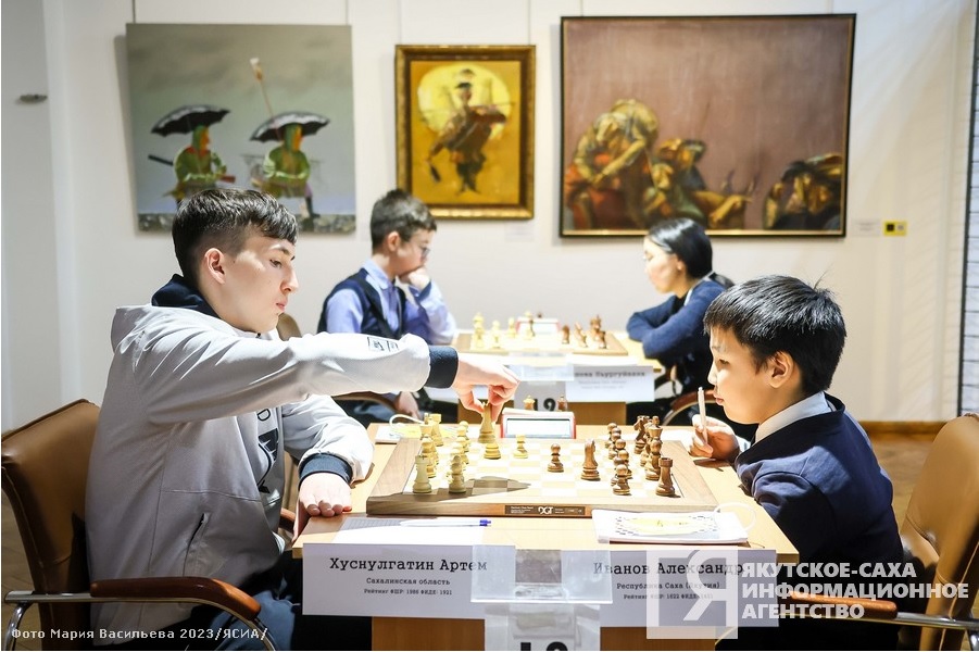 Думать на ход вперед: как АЛРОСА поддерживает шахматы в Якутии