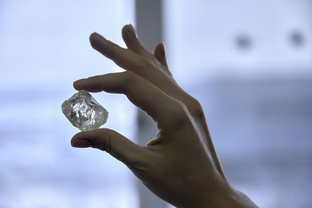 100 алмазов получат имена известных якутян