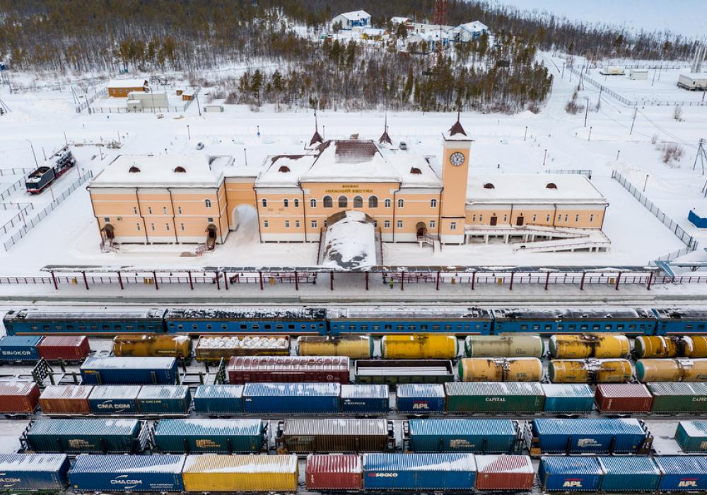 Железнодорожники готовы к работе в сильные морозы и призывают грузополучателей ускорить вывоз грузов со станции Нижний Бестях