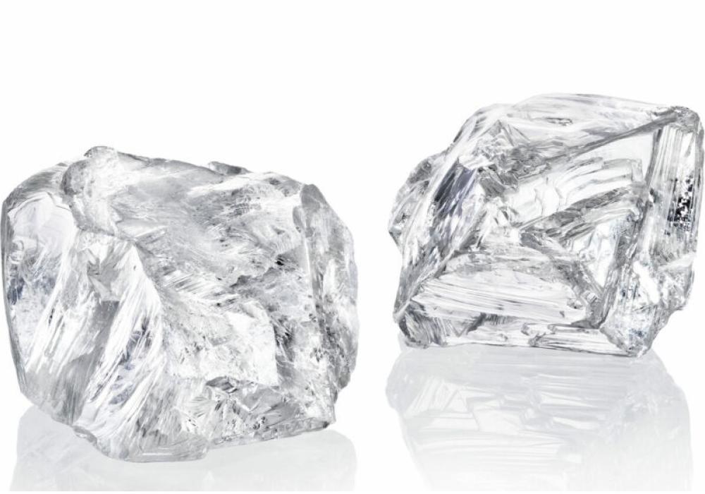 Два крупных алмаза добыли в Якутии в один день