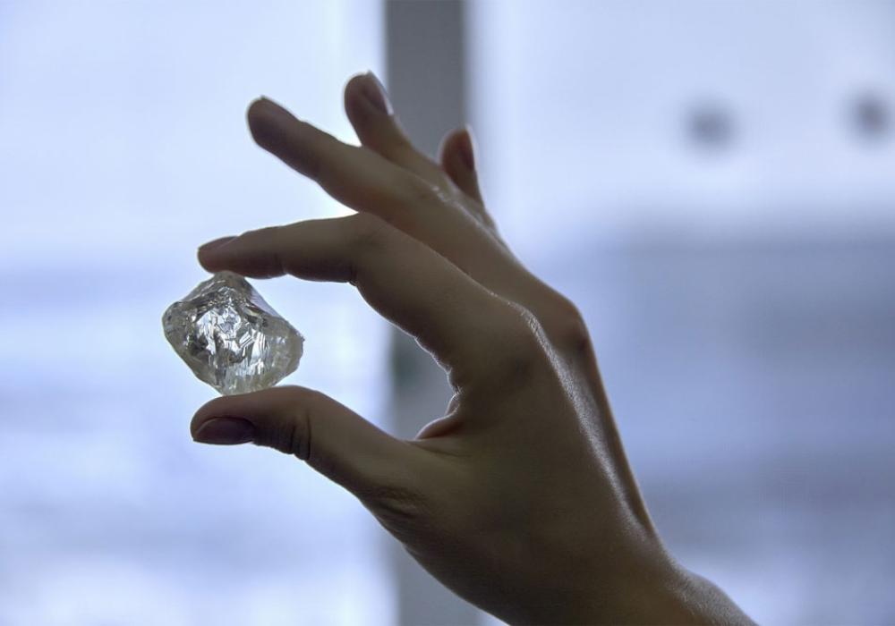 100 алмазов получат имена известных якутян